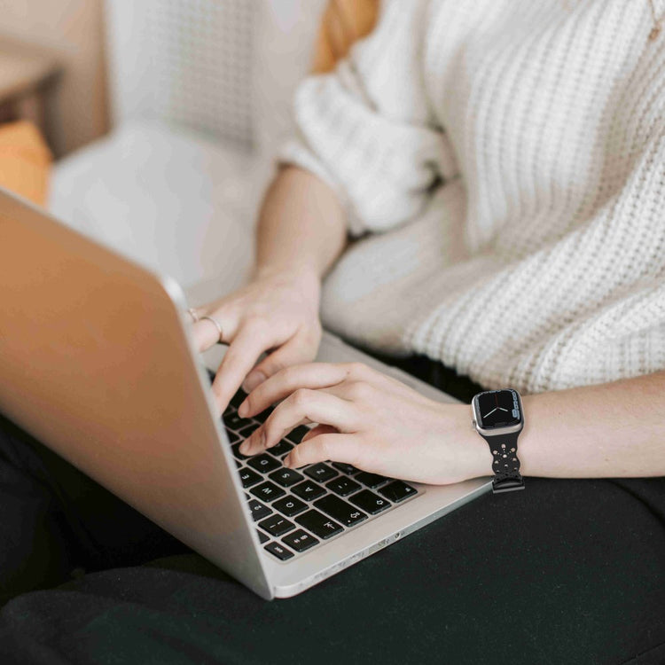 Vildt fed Apple Watch Series 7 45mm Silikone Urrem - Sort#serie_5